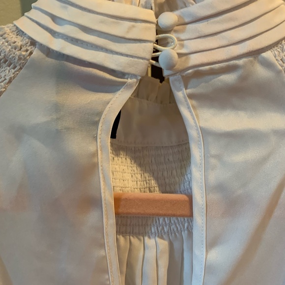 🌸GORGEOUS BEBE BLOUSE🌸 - Picture 6 of 6